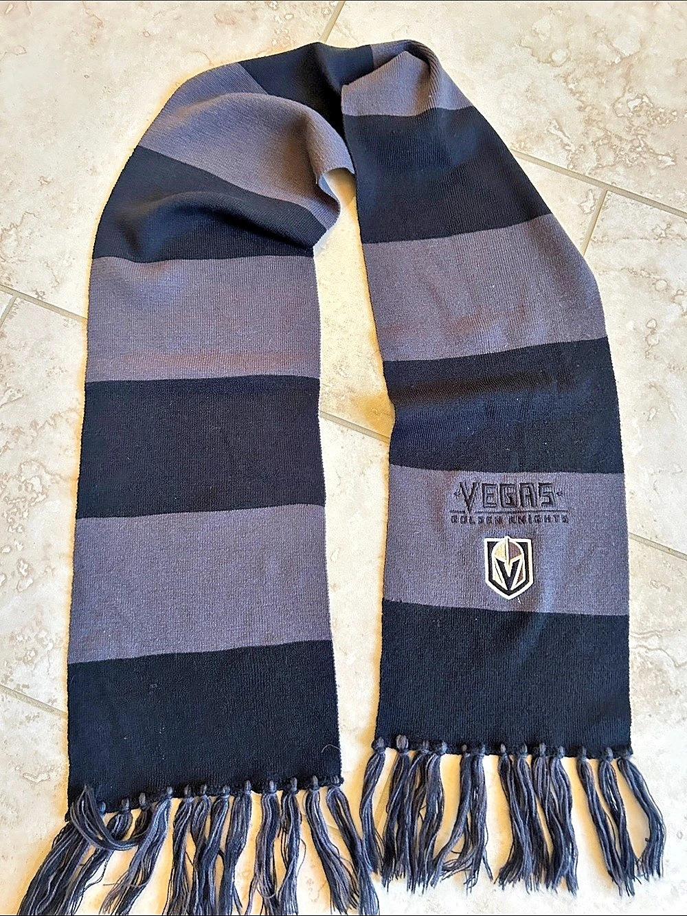 Vegas Golden Knights Golden Knights scarf Striped Scarf in Black & Gray Like New